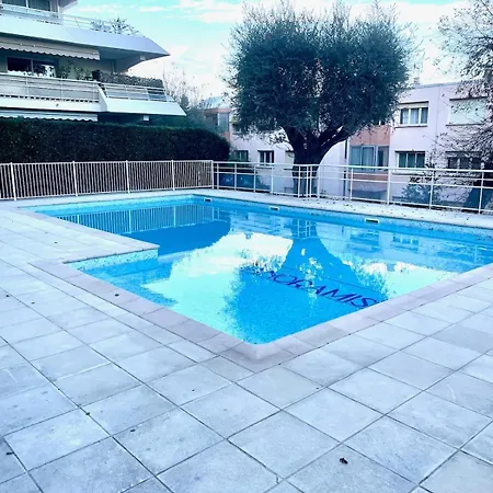 Beau T2 Calme, Piscine Et Terrasse *